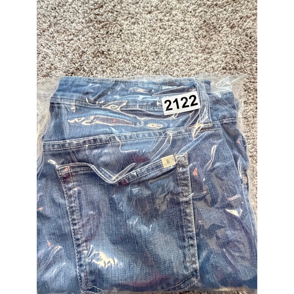 Jennifer Lopez JLO Women's Medium Wash Frayed Raw Hem Denim Capri Jeans Size 10 - Picture 7 of 7